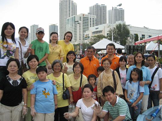 Picture222 1086.jpg - Group photo of the Malaysian practitioners of Transcendental Meditation and the Transcendental Meditation Sidhi Programme who joyfully participated the EM project.